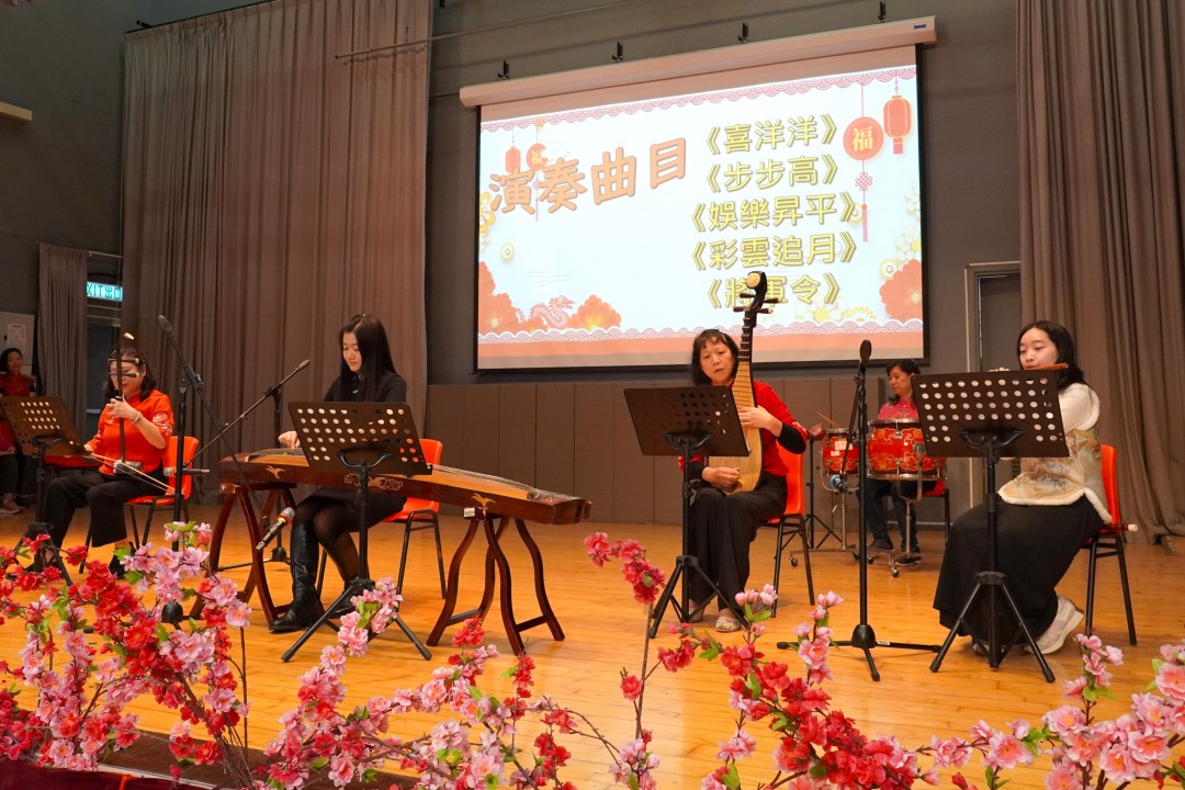 中樂團到校表演